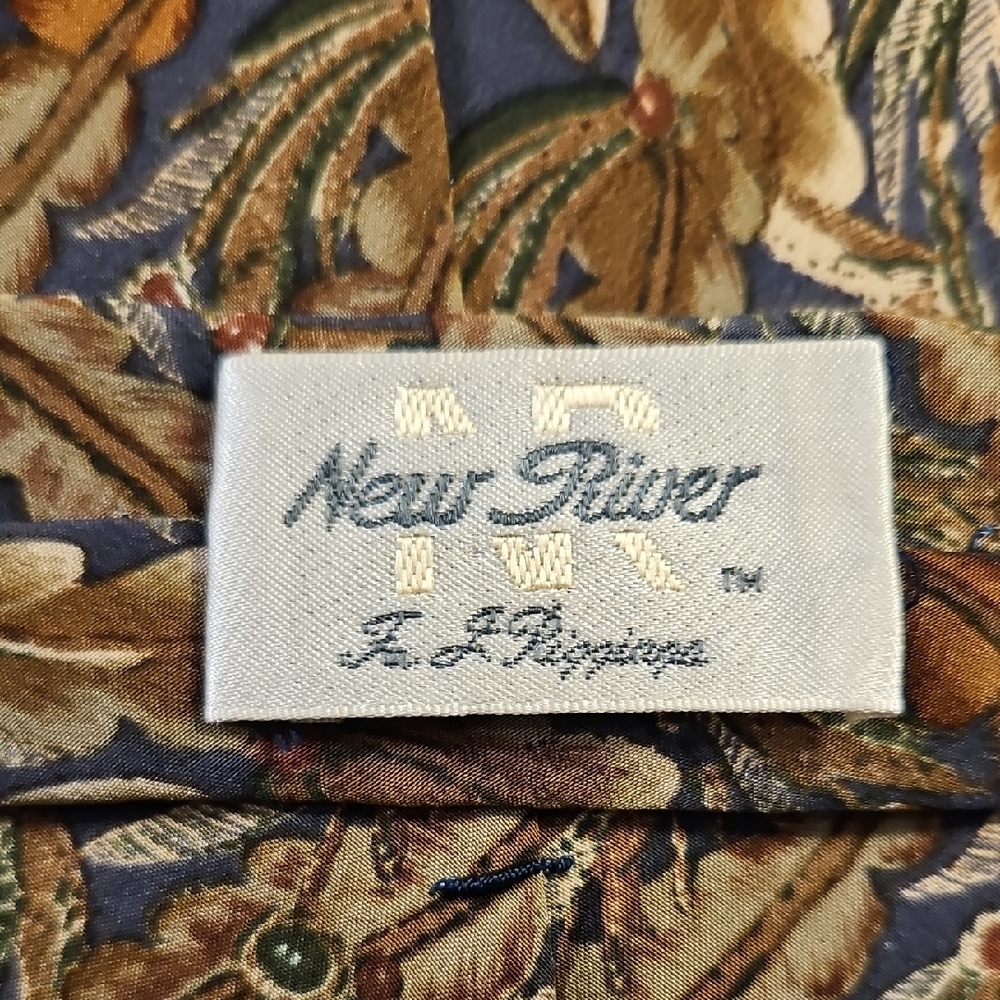NEW RIVER FOR RIGGING 100% SILK TIE - Picture 2 of 5